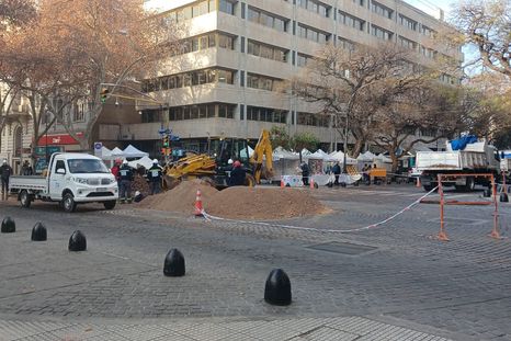 Al día siguiente del accidente arreglaron la pérdida de agua en el kilómetro cero. Al día siguiente del accidente arreglaron la pérdida de agua en el kilómetro cero.