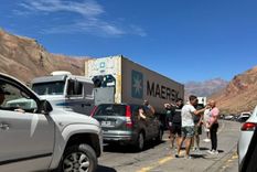 Hubo una brutal pelea en Horcones por los lugares en la fila de la Aduana. Foto: Gentileza Hubo una brutal pelea en Horcones por los lugares en la fila de la Aduana. Foto: Gentileza