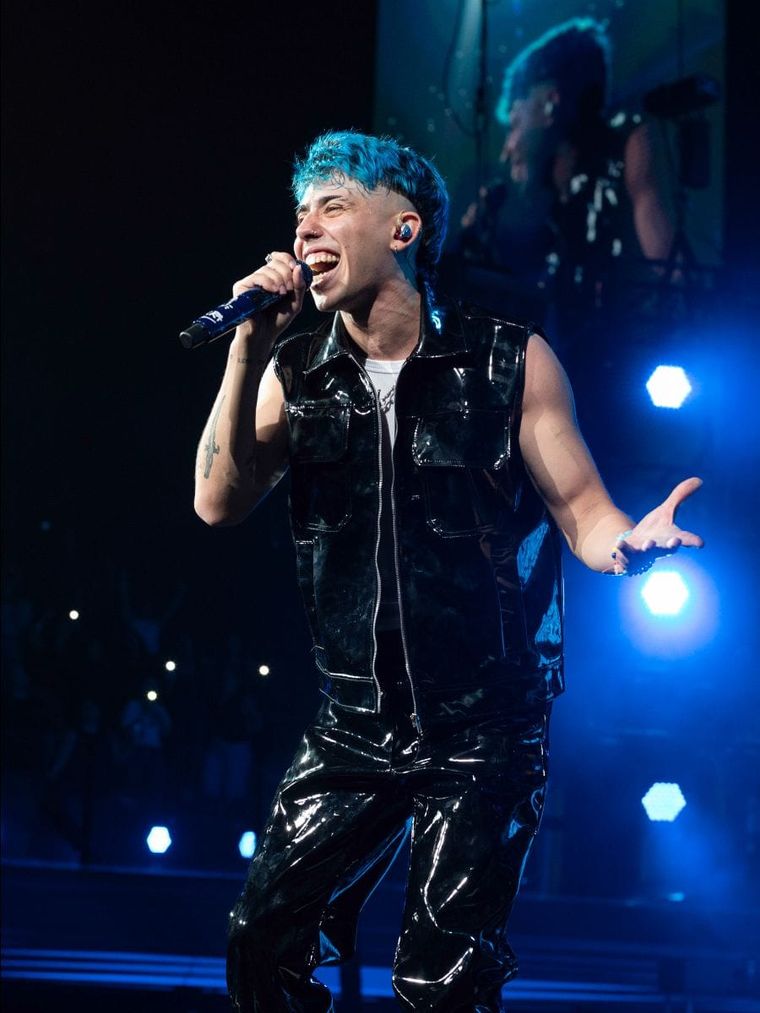 El domingo 21, en Luján de Cuyo, será el gran cierre del festival con Luck Ra, el fenómeno cordobés que fusiona cuarteto, pop y urbano y que se ha consolidado como uno de los artistas más escuchados del país. El domingo 21, en Luján de Cuyo, será el gran cierre del festival con Luck Ra, el fenómeno cordobés que fusiona cuarteto, pop y urbano y que se ha consolidado como uno de los artistas más escuchados del país.