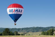 escandalo inmobiliario: la batalla de remax podria dejar a 5.000 personas sin trabajo