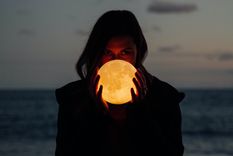La última Luna Llena del año, viene de la mano de Cáncer y con ella cambios positivos en nuestras vidas Foto: Unsplash