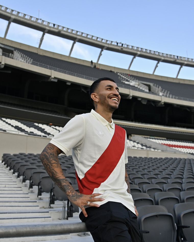 Ángel Correa heredó la camiseta N° 10 de Juanfer Quintero. Ángel Correa heredó la camiseta N° 10 de Juanfer Quintero.
