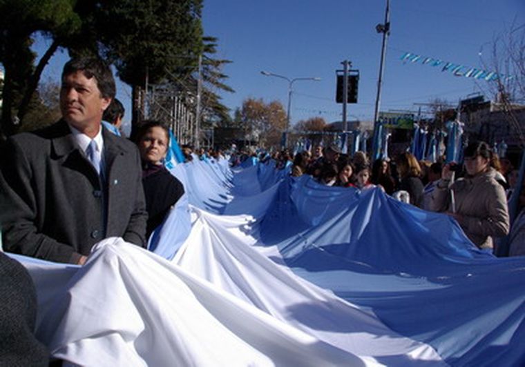 El intendente Alejandro Bermejo, a la cabeza de la marcha. Foto: Gentileza
