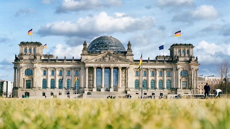 La reforma laboral en Alemania genera apoyo empresario y rechazo de los sindicatos. La reforma laboral en Alemania genera apoyo empresario y rechazo de los sindicatos.