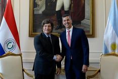 Javier Milei con su par paraguayo, Santiago Peña