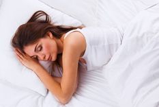 Existe una forma en la que podemos dormir para descansar mejor (Shutterstock).