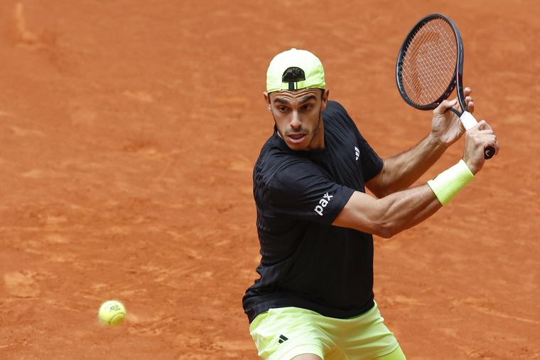 Cerúndolo consiguió un gran triunfo sobre Jarry y avanzó a la tercera ronda del Masters 1000 de Roma. Foto: EFE