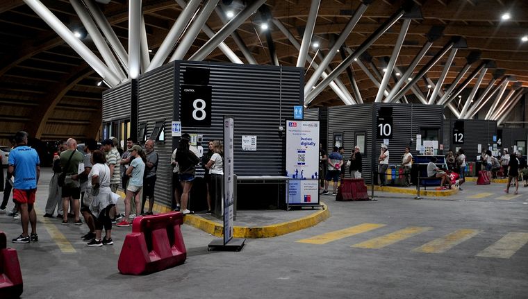 Aduana complejo Los Libertadores Chile. Foto: ALF PONCE MERCADO / MDZ