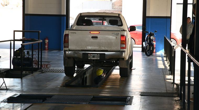 Llevá un control activo de tus amortiguadores para estar más seguro al volante. Foto: ALF PONCE MERCADO / MDZ