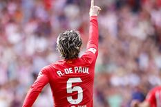 De Paul señalando a sus hijos. Foto: @Aleti