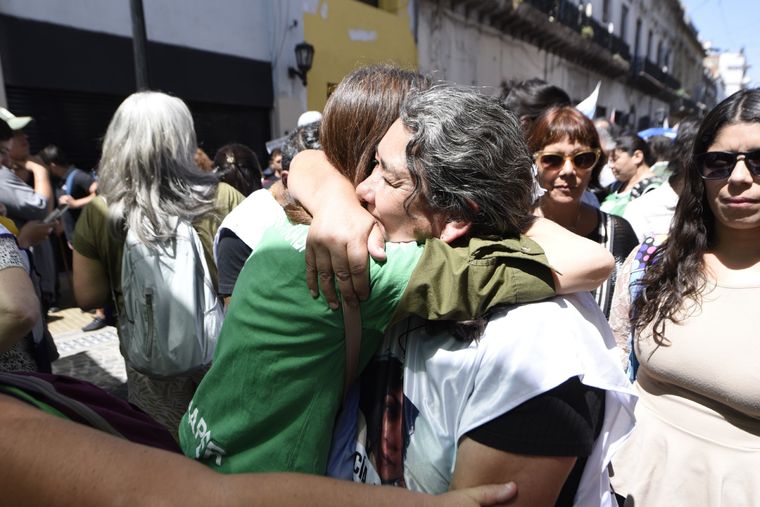 Los gremios temen por despidos masivos a estatales Foto: Juan Mateo Aberastain / MDZ