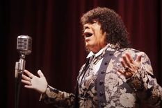 La Mona Jiménez presentó la versión cuartetera del Himno Nacional Argentino