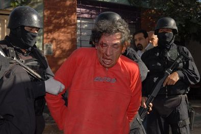 MDZol | Juan Carlos Rosales, uno de los acusados, al ser detenido. Foto: Ivana Gonzalez/ MDZ