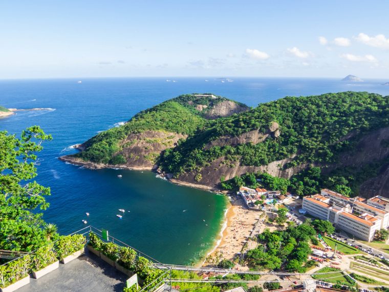 La Praia Vermelha está ubicada al lado de Copacabana. La Praia Vermelha está ubicada al lado de Copacabana. 