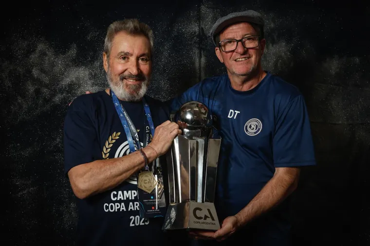 Daniel Vila y Alfredo Berti se expresaron con respecto a la continuidad del entrenador para la próxima temporada.