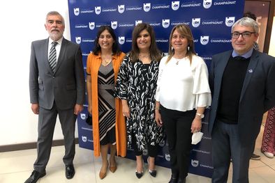 MDZol | Las autoridades que recibieron a los felices padres. En la nota y al final, nuestra galería de fotos. ¡No te la pierdas! Foto: Federico Croce/MDZ