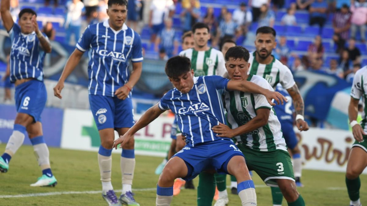 El pibe que ilusiona: Kevin Valdez ingresó ante San Miguel y le dio otra cara al ataque de Godoy Cruz