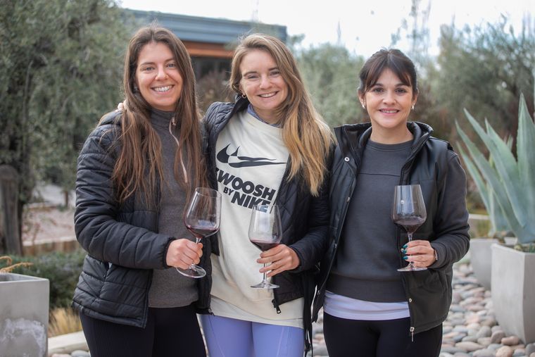 El Día Internacional del Yoga se disfrutó en bodega Mil Suelos. El Día Internacional del Yoga se disfrutó en bodega Mil Suelos.