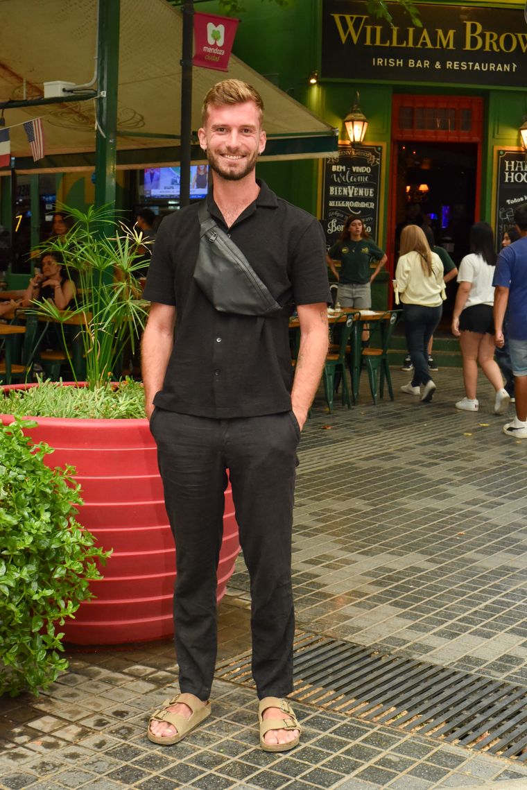 Quentin, un turista francés dispuesto a celebrar. Quentin, un turista francés dispuesto a celebrar.