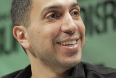 Sean Rad es un empresario estadounidense y cofundador de la aplicación de citas, Tinder. Foto: Techcruch.com -  https://techcrunch.com/wp-content/uploads/2015/05/sean-rad42.jpg