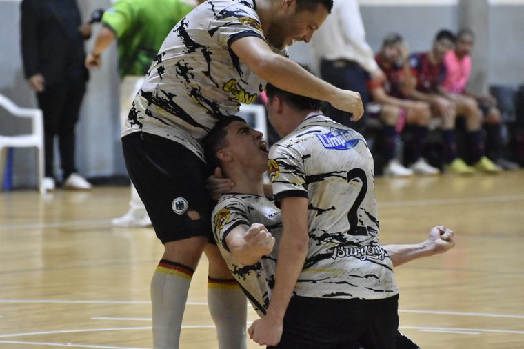 Alemán y Regatas jugarán la final de la División de Honor. Foto: Carli Ph