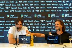 Insua y Martínez en la previa del Boca-San Lorenzo y un divertido momento.