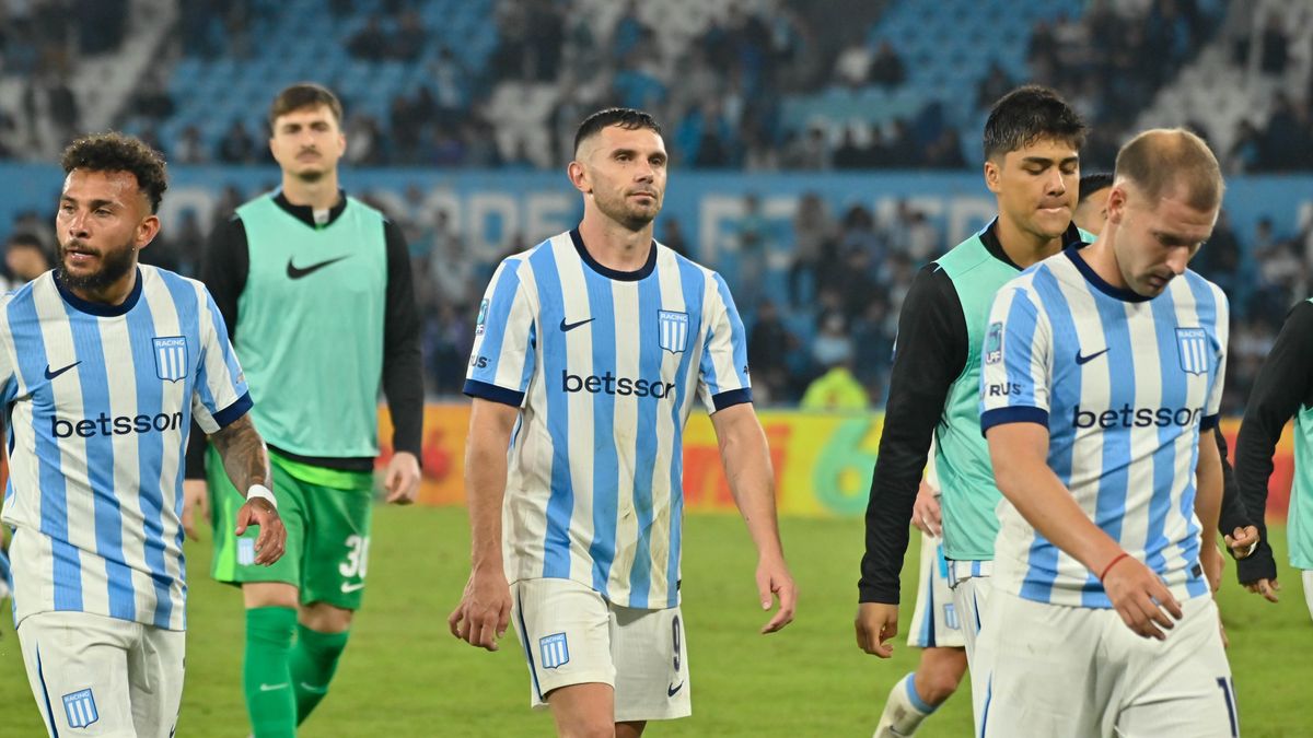 El fuerte cantito de los hinchas de Racing contra la CD de Diego Milito tras el empate ante Barracas