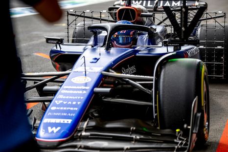 El error de Albon dejó a Colapinto en el puesto 19 en Bakú. El error de Albon dejó a Colapinto en el puesto 19 en Bakú.