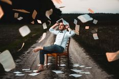 no dibujas/no escribes porque: el libro del aplazamiento