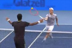 Monfils perdió la raqueta y desató las risas Foto: Tennis TV Monfils perdió la raqueta y desató las risas Foto: Tennis TV