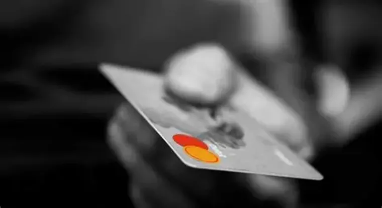 El área de Finanzas suele enterarse de un consumo una vez que aparece en el resumen o en la rendición posterior. El área de Finanzas suele enterarse de un consumo una vez que aparece en el resumen o en la rendición posterior.
