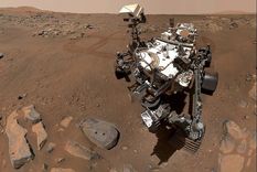 Los resultados fueron obtenidos gracias al análisis de datos enviados por el rover Perseverance de la NASA que recorre el cráter del planeta rojo Foto: NASA/JPL-CALTECH/MSSS
