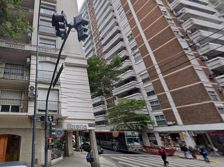 El hecho ocurrió en un edificio ubicado en la Avenida General Las Heras al 2100, entre Uriburu y Azcuénaga.