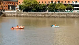 Encontraron un cuerpo flotando en Puerto Madero. Encontraron un cuerpo flotando en Puerto Madero.