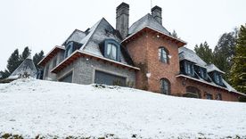 Un edificio de estilo francés que causa sensación. Un edificio de estilo francés que causa sensación.