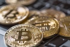 El bitcoin tocó fondo y la criptomoneda generó un sismo en el mercado. Foto: Imagen ilustrativa MDZ