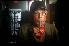 Stephen King con un mate en It. / Captura