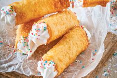 Gaznates con relleno frutal, típicos dulces mexicanos. Ahora puedes preparlos en la comodidad de tu casa.