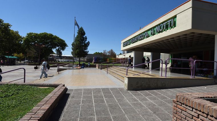 El hecho de inseguridad por el que está acusada Mañaz Saldaña ocurrió en las paradas de taxis del Hospital Notti. El hecho de inseguridad por el que está acusada Mañaz Saldaña ocurrió en las paradas de taxis del Hospital Notti.