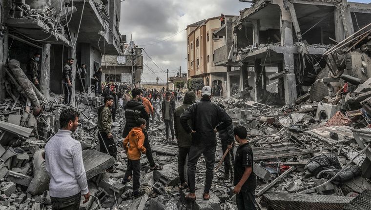 Gaza tiene ya casi 15.000 muertos, de ellos, unos 6.000 son niñas y niños. Foto: DPA