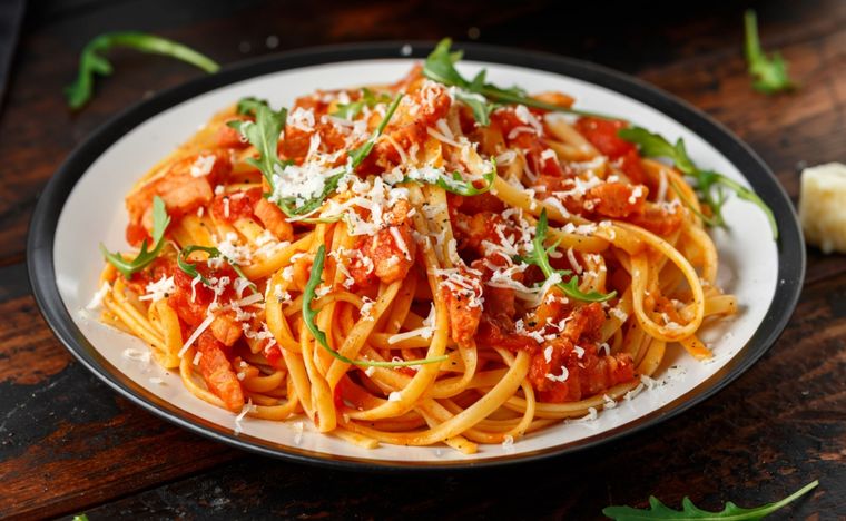 Espaguetis a la Amatriciana Una receta exquisita para hacer en pocos pasos. Foto: Shutterstock