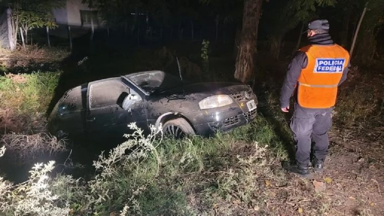 El delincuente terminó volcando en la persecución Foto: InfoYa