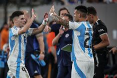 Julián y Lautaro, los goleadores argentinos. Foto: EFE