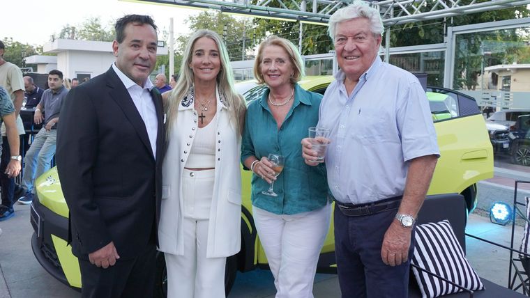 Adrián Yacopini, Paola Alund, Analicia y Ricardo Palma. Adrián Yacopini, Paola Alund, Analicia y Ricardo Palma.