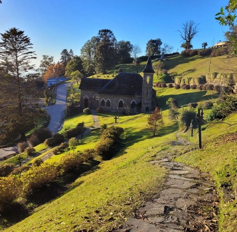 Villa Nougués parece un pueblo de Irlanda. Foto: IG @bella23krissy