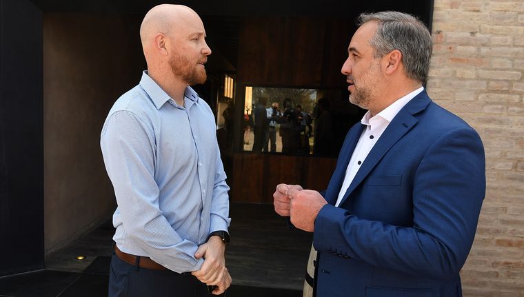 Dos intendentes del Gran Mendoza que decidieron que la votación en sus comunas para el año que viene.