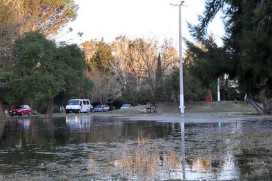 MDZol | Esta tarde, el espejo de agua cubría toda la rotonda del Gaucho. Foto: Mediamza.com
