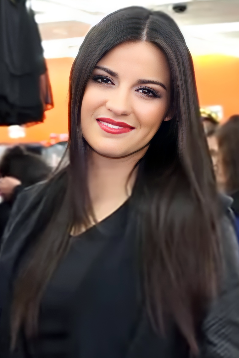 Maite Perroni reapareció en público luego de poco más de un mes de haberse convertido en madre.