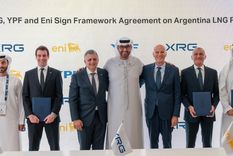 La firma del acuerdo por la exportación de GNL gas entre YPF, ENI y XRG, la filial energética de ADNOC, es uno de los ejes de las inversiones de la petrolera estatal argentina en 20236. La firma del acuerdo por la exportación de GNL gas entre YPF, ENI y XRG, la filial energética de ADNOC, es uno de los ejes de las inversiones de la petrolera estatal argentina en 20236.