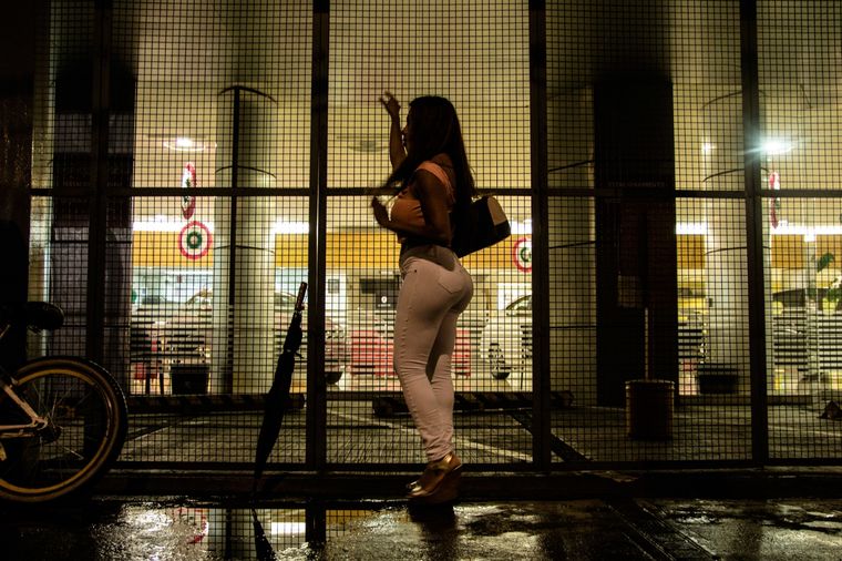 Las jóvenes trans eran operadas y obligadas a prostituirse en Italia